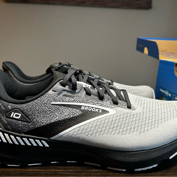 Brand New Brooks Men’s Launch GTS 10, Size 10.5 Wide 2E - Picture 6 of 6